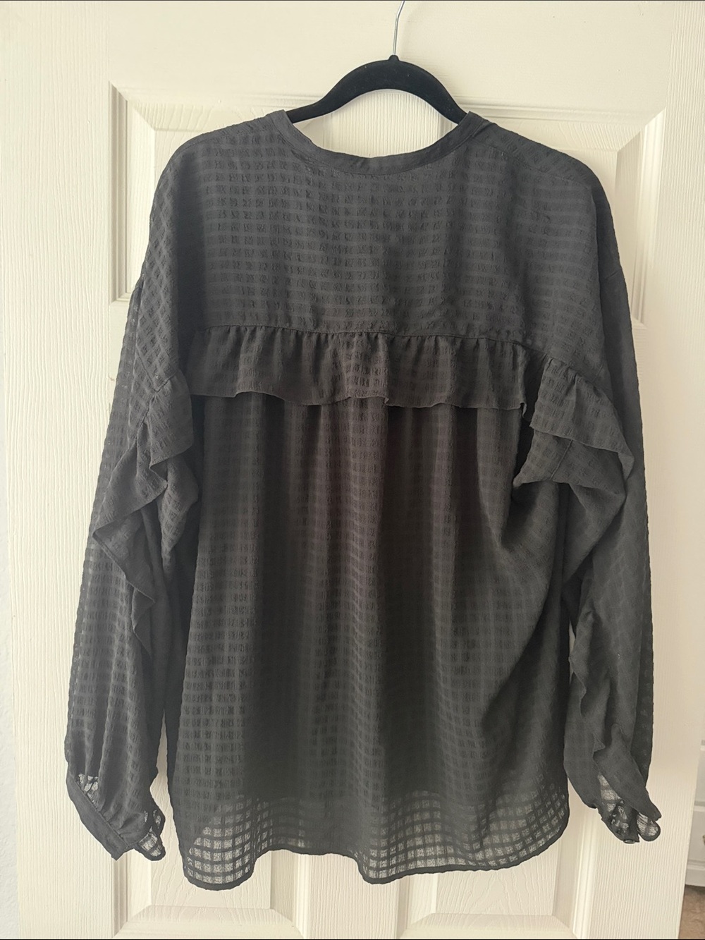 Max Studio Black Ruffle-Back Long Sleeve Blouse - loose fit